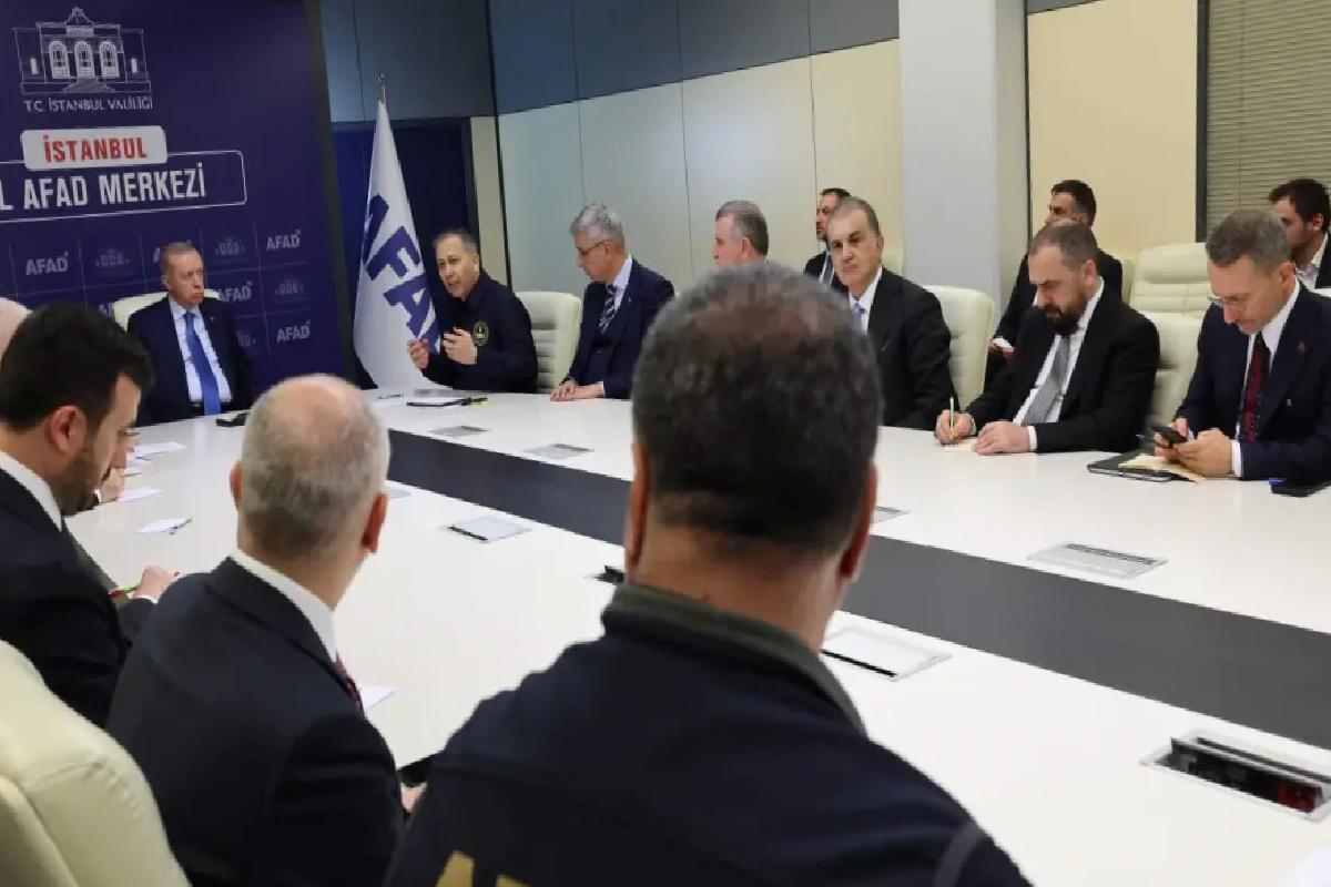 Cumhurbaşkanı Erdoğan, AFAD binasına geldi