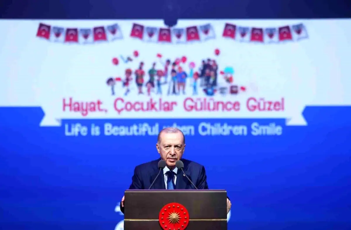 Cumhurbaşkanı Erdoğan: “AFAD ve Sağlık Bakanlığımız, devletimizin tüm birimleri teyakkuz halinde, arama tarama çalışmaları hassasiyetle devam ediyor”
