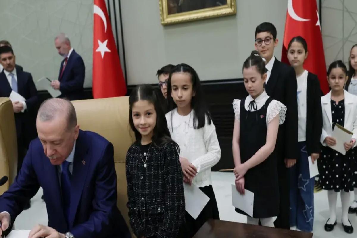 Cumhurbaşkanı Erdoğan, çocukları kabul etti