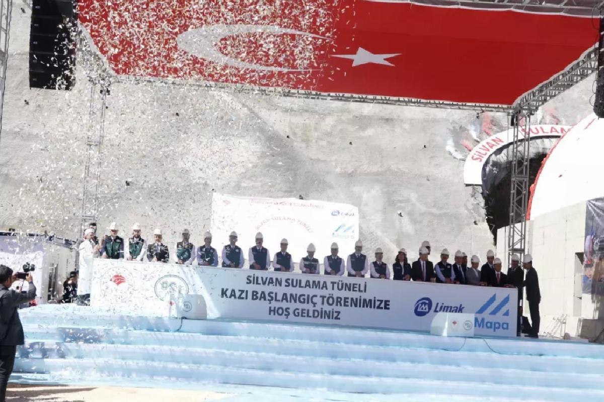 Cumhurbaşkanı Erdoğan, Türkiye’nin en büyük sulama tünelinin kazısına başladı