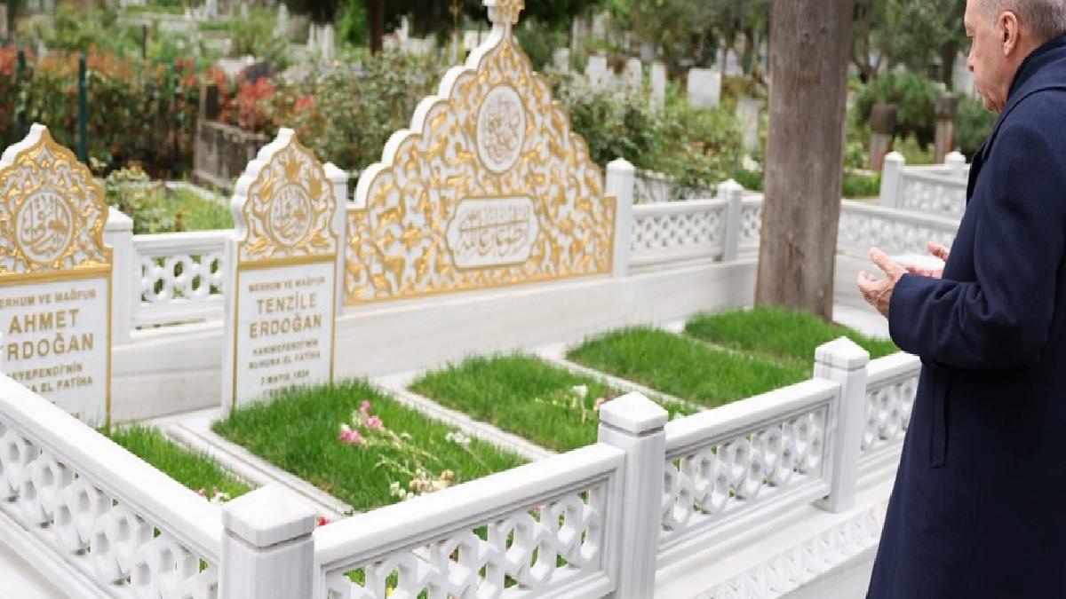 Cumhurbaşkanı Erdoğan’dan anne-babasının kabirlerine ziyaret