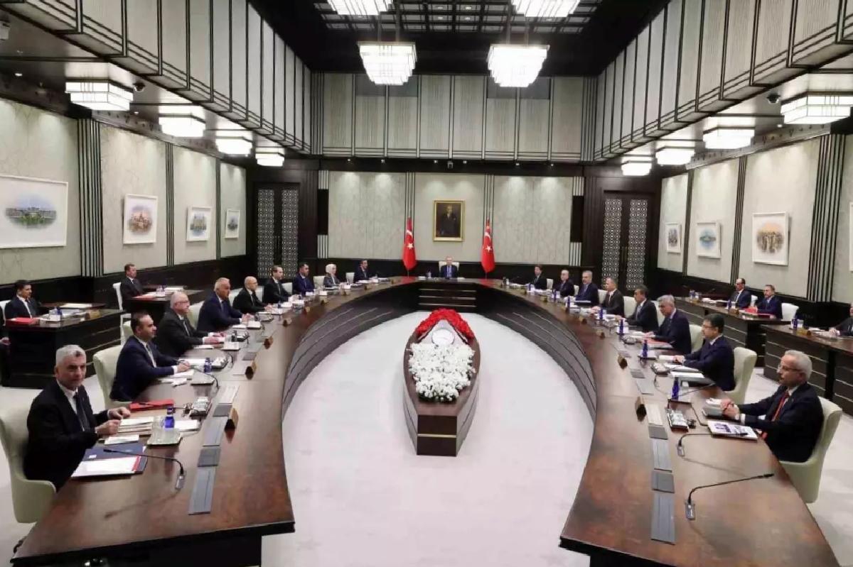 Cumhurbaşkanlığı Kabinesi, Cumhurbaşkanı Recep Tayyip Erdoğan başkanlığında Cumhurbaşkanlığı Külliyesi’nde toplandı.