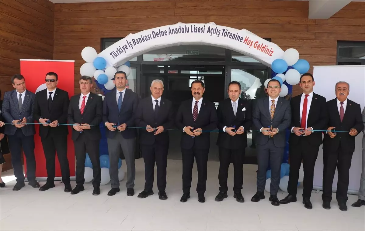 Defne’de Üç Yeni Okul Açıldı