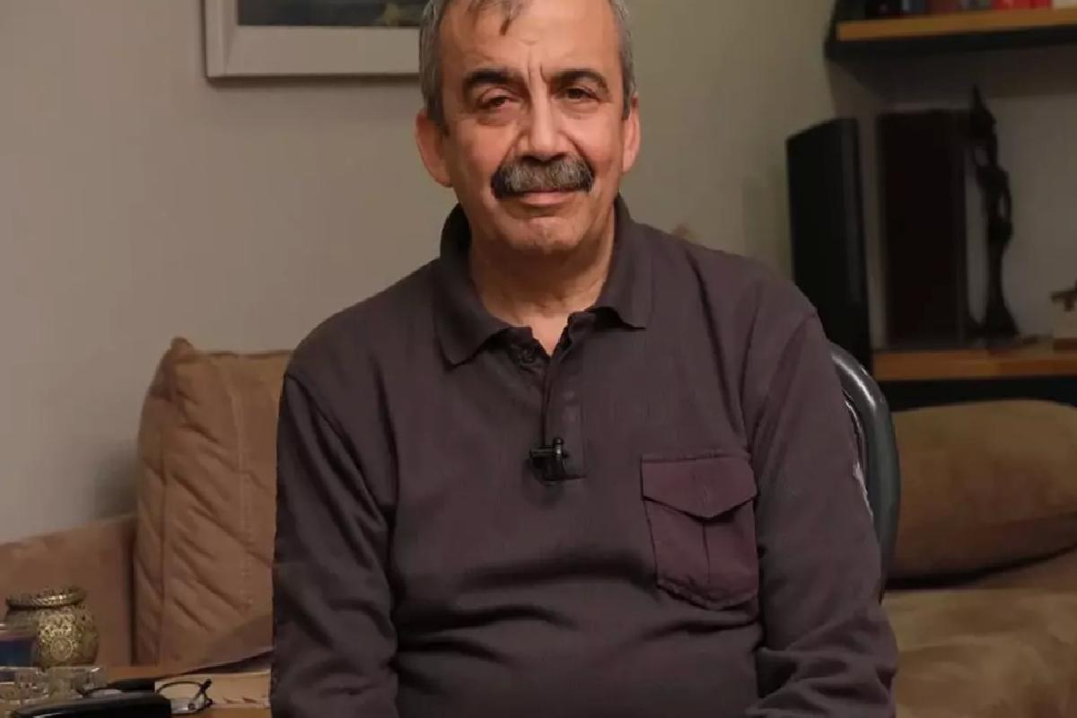 DEM Parti: İmralı heyetinde Sırrı Süreyya Önder yerine yeni bir ismin yer alacağı bilgisi doğru değildir