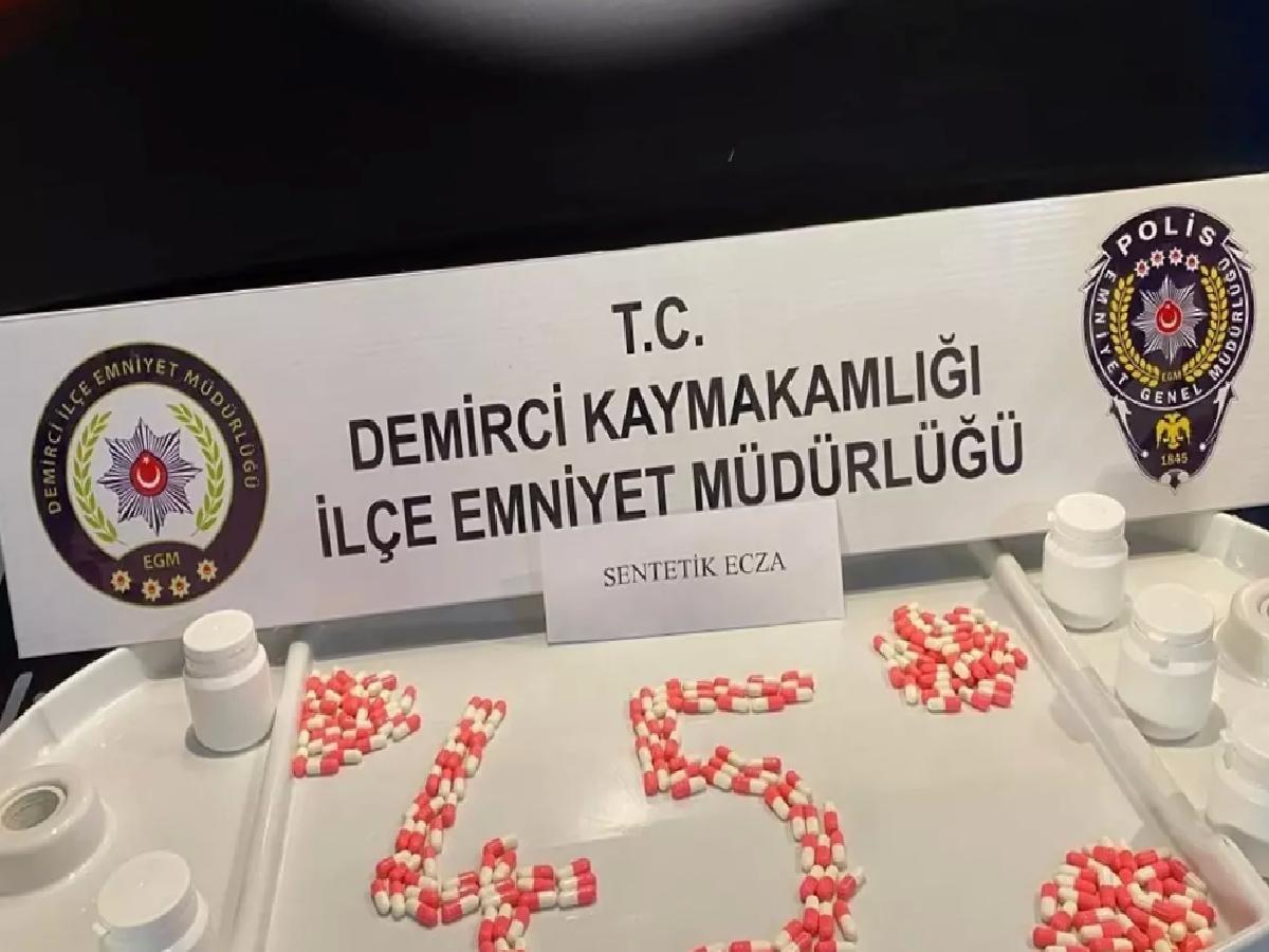 Demirci’de Uyuşturucu Hapla Tutuklama
