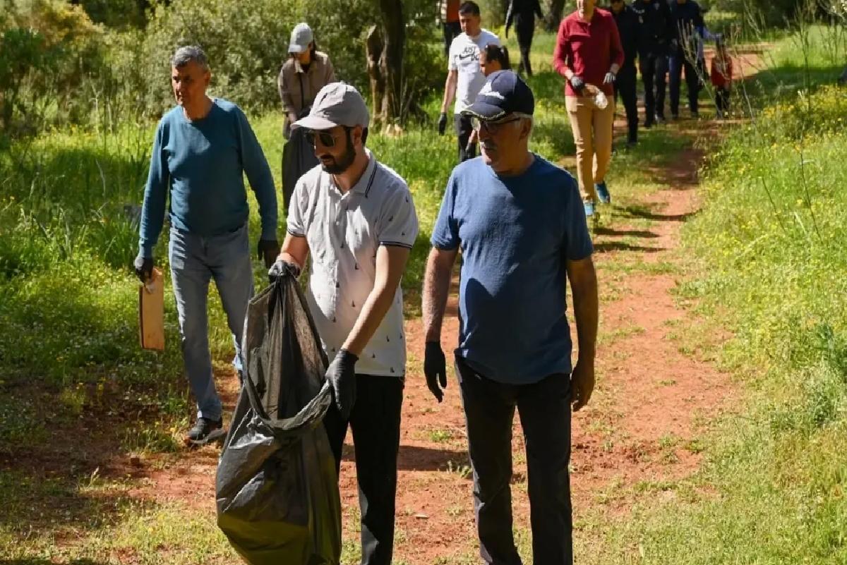 Demre’de Çevre Temizliği Yapıldı