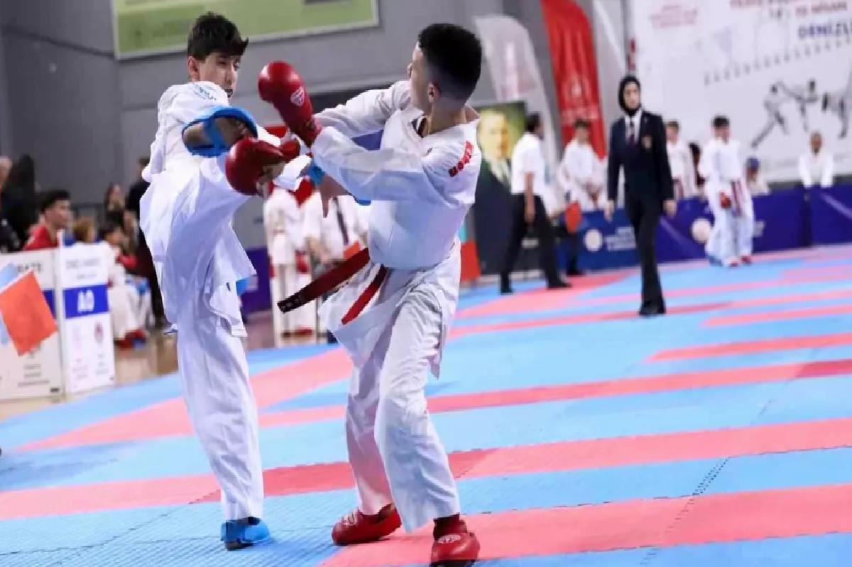 Denizli’de Karate Şampiyonası Heyecanı