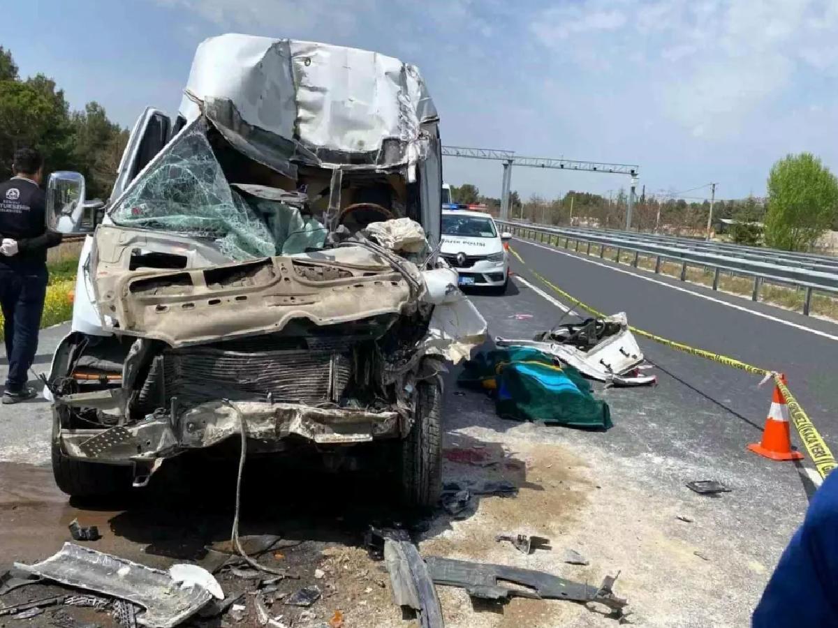 Denizli’de Kaza: Minibüs Şoförü Hayatını Kaybetti