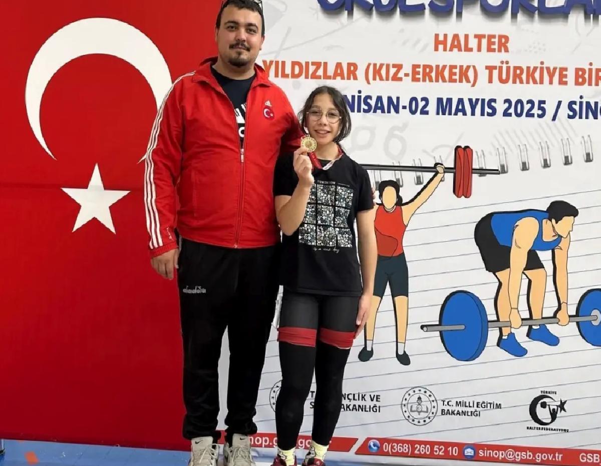 Denizli’li Hayrunnisa, Halterde Türkiye Şampiyonu Oldu