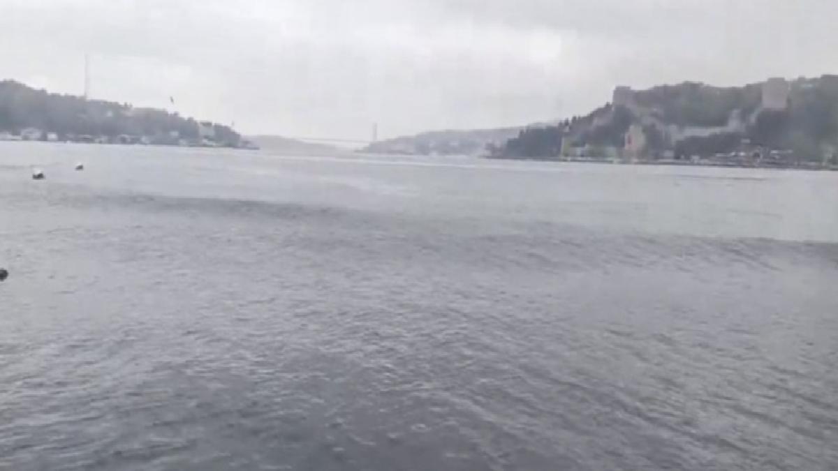 Deprem anında İstanbul Boğazı’ndaki hareketlilik kameralara yansıdı