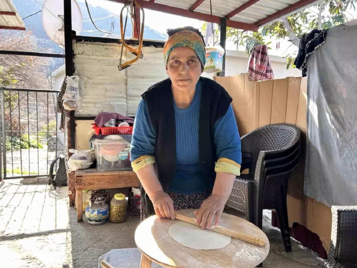 Depremzededen Geçim Kaynağı: Gözleme ve Yufka