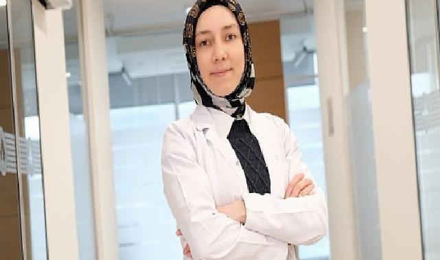 Diş eti çekiliyorsa kemik de eriyordur!