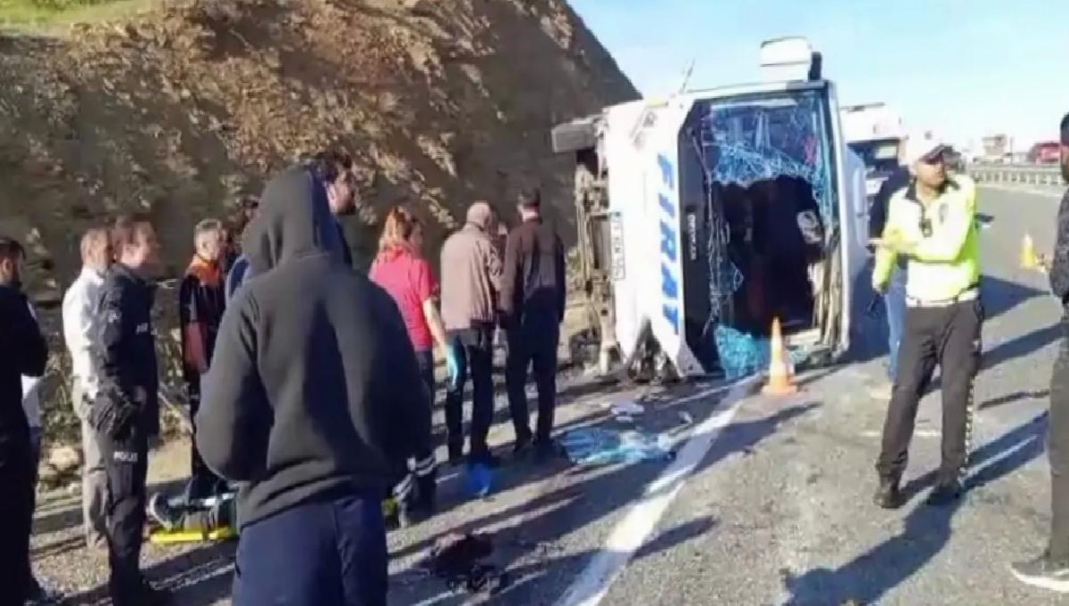 Diyarbakır’da Midibüs Devrildi: 25 Yaralı