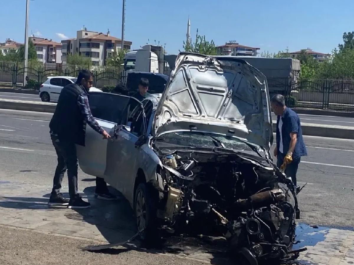 Diyarbakır’da Otomobil Devrildi, Sürücü Yaralı