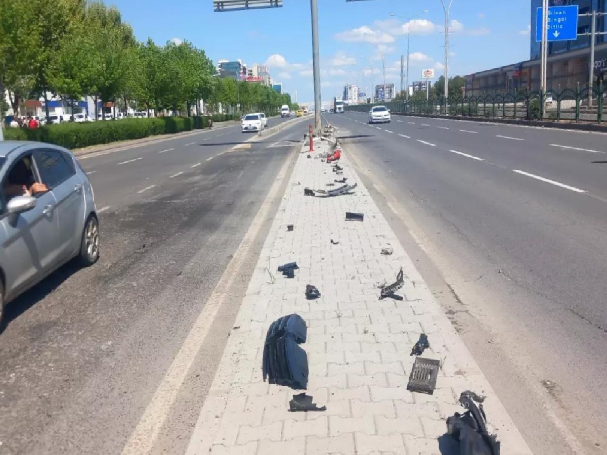 Diyarbakır’da Takla Atan Araçta Sürücü Sıkıştı