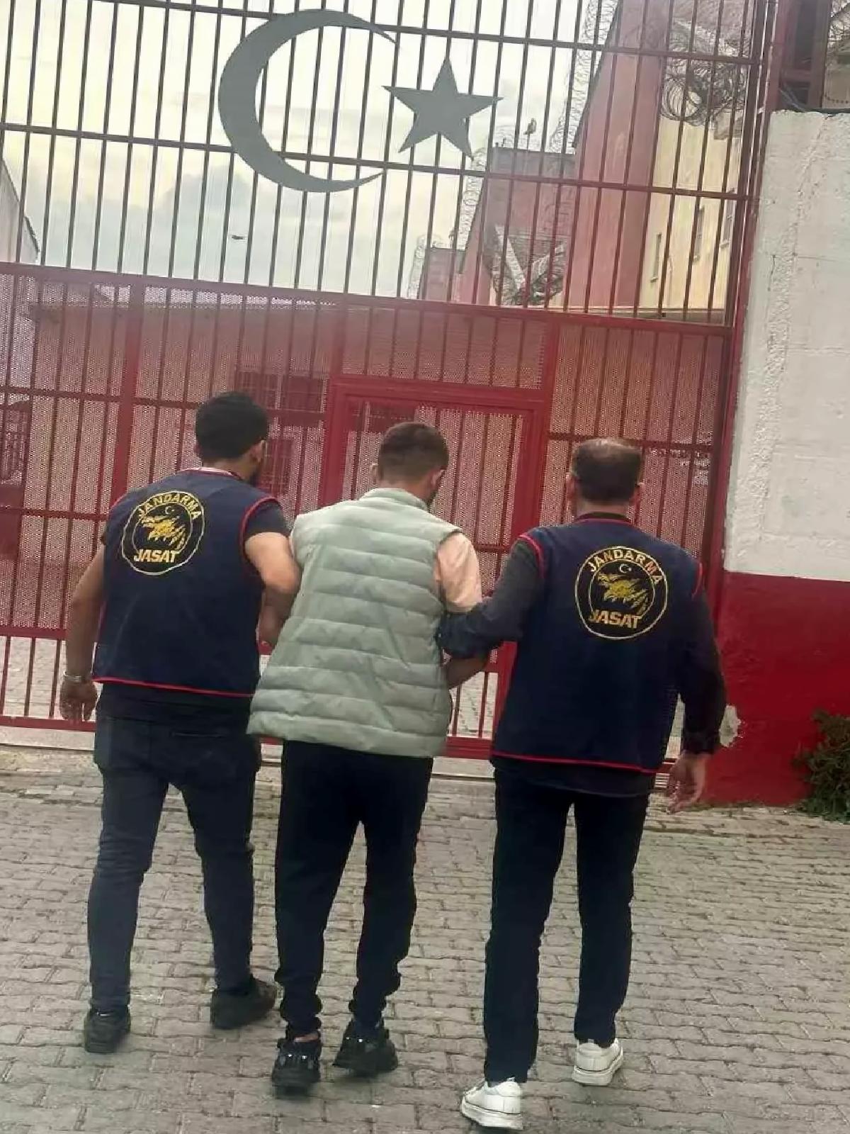 Dolandırıcı Jandarma Tarafından Yakalandı