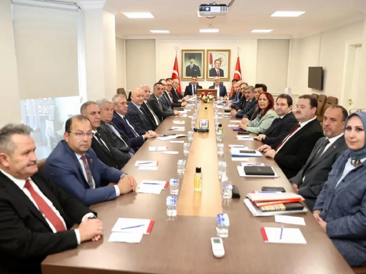 Düzce’de Sahipsiz Sokak Hayvanları İçin Değerlendirme Toplantısı