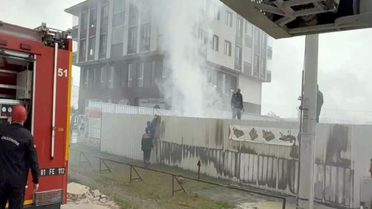 Düzce’de Tarım Ürünleri Deposunda Yangın Çıktı