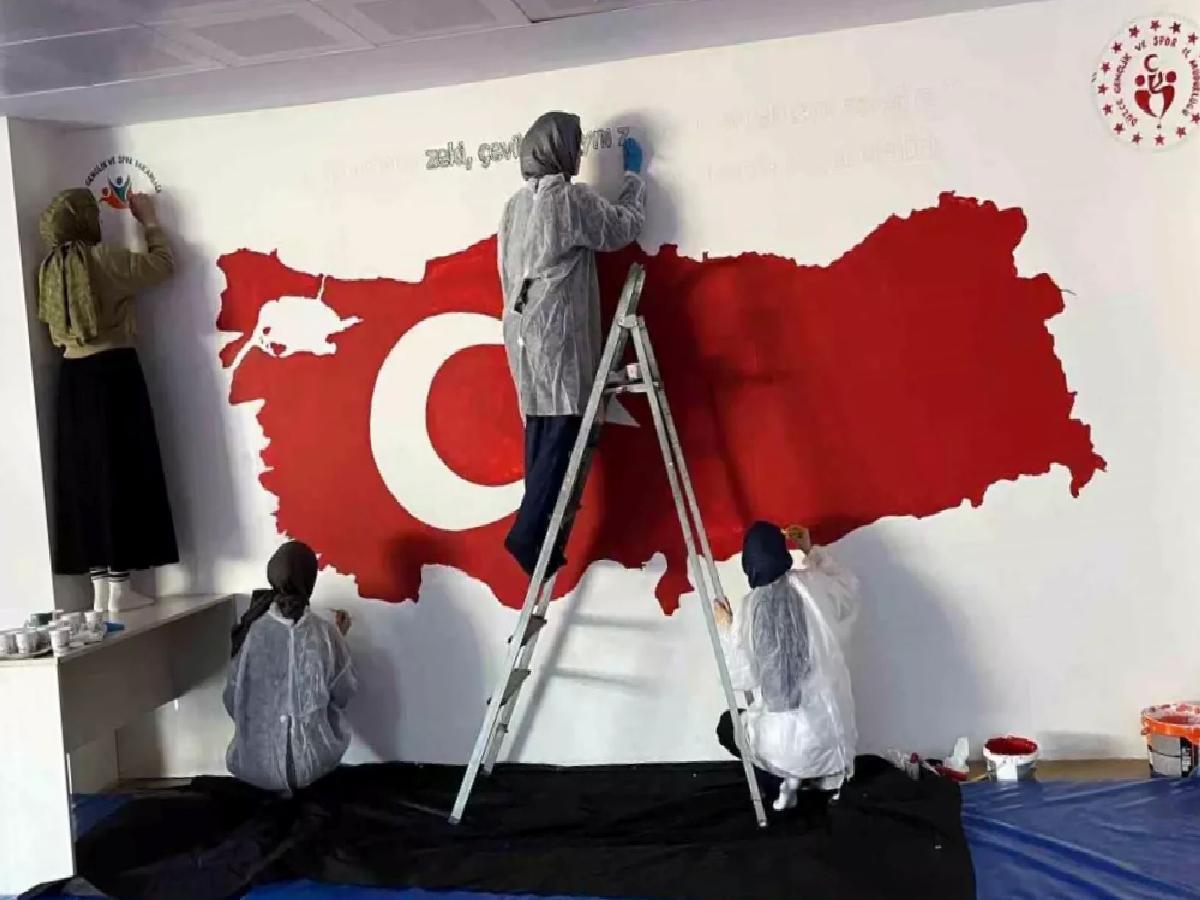 Düzce’deki Güreş Salonu Renklendirildi