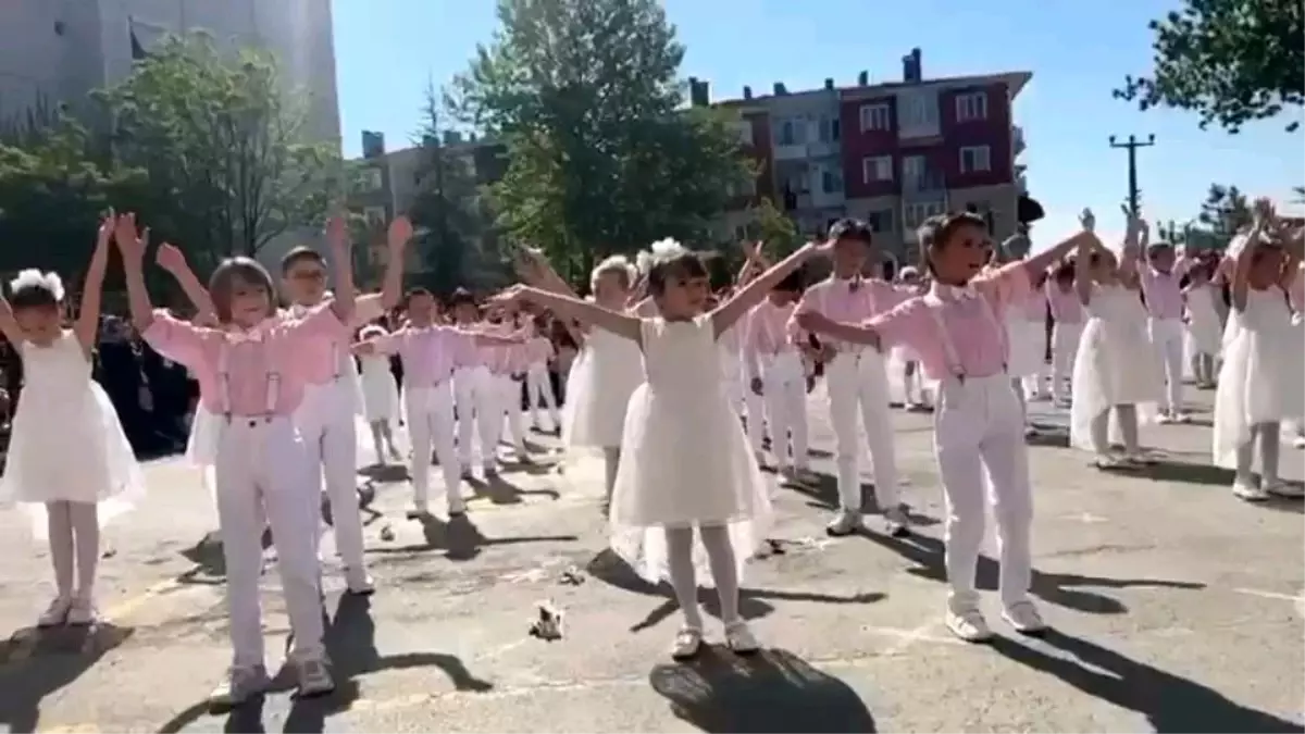 Edirne’de Renkli 23 Nisan Kutlaması