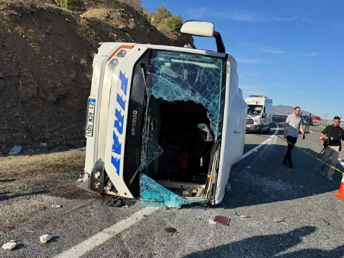 Elazığ’da Midibüs Devrildi: 25 Yaralı