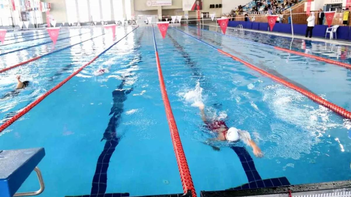 Elazığ’da Yüzme Müsabakaları Tamamlandı