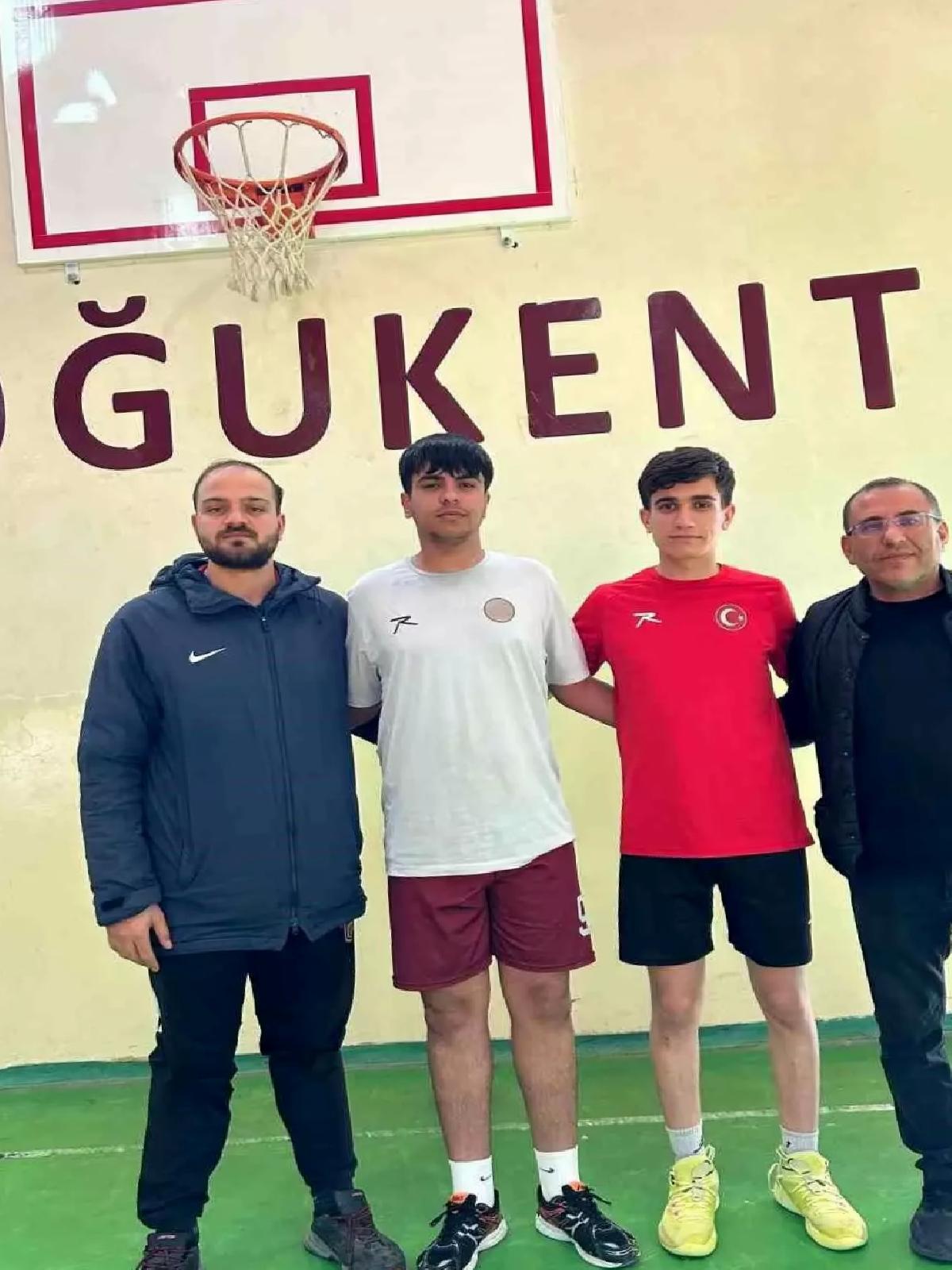 Elazığlı Sporcular U16 Hentbol Kampına Davet Edildi