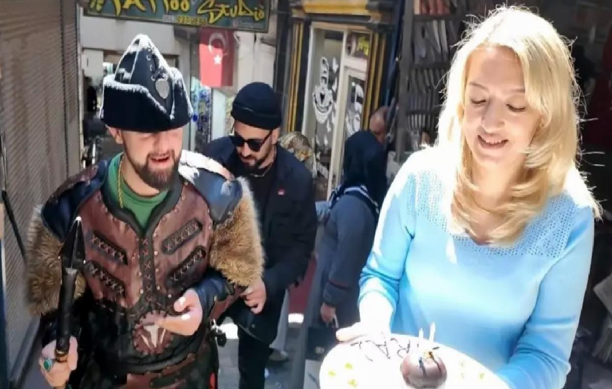 Emre’ye Doğum Günü Sürprizi
