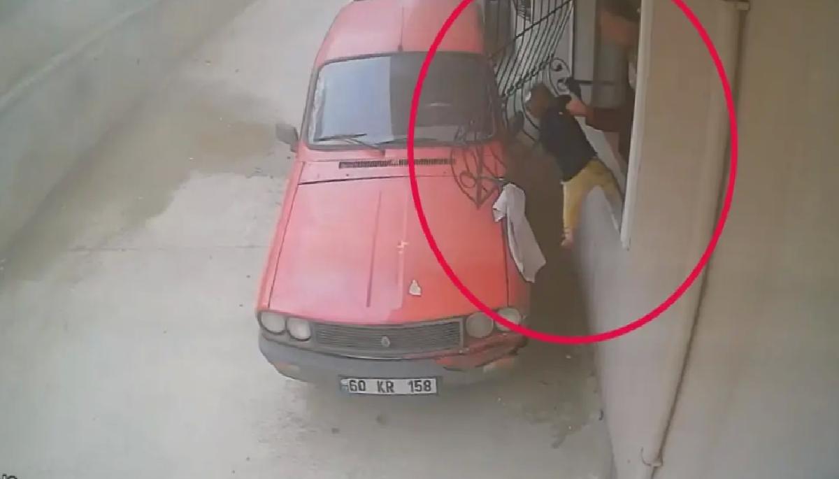 Erbaa’da Yangında İki Çocuk Kurtarıldı