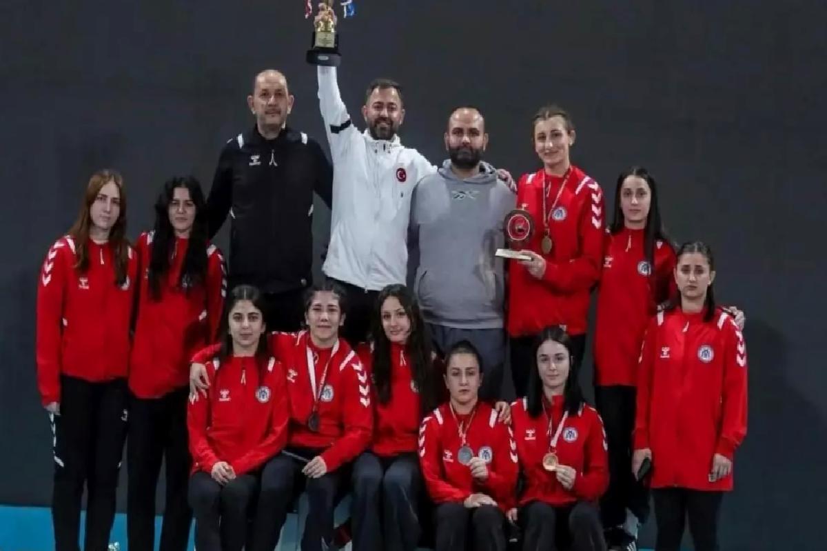 Erzincanlı Sporcular U20 Şampiyonasında Başarı Kazandı