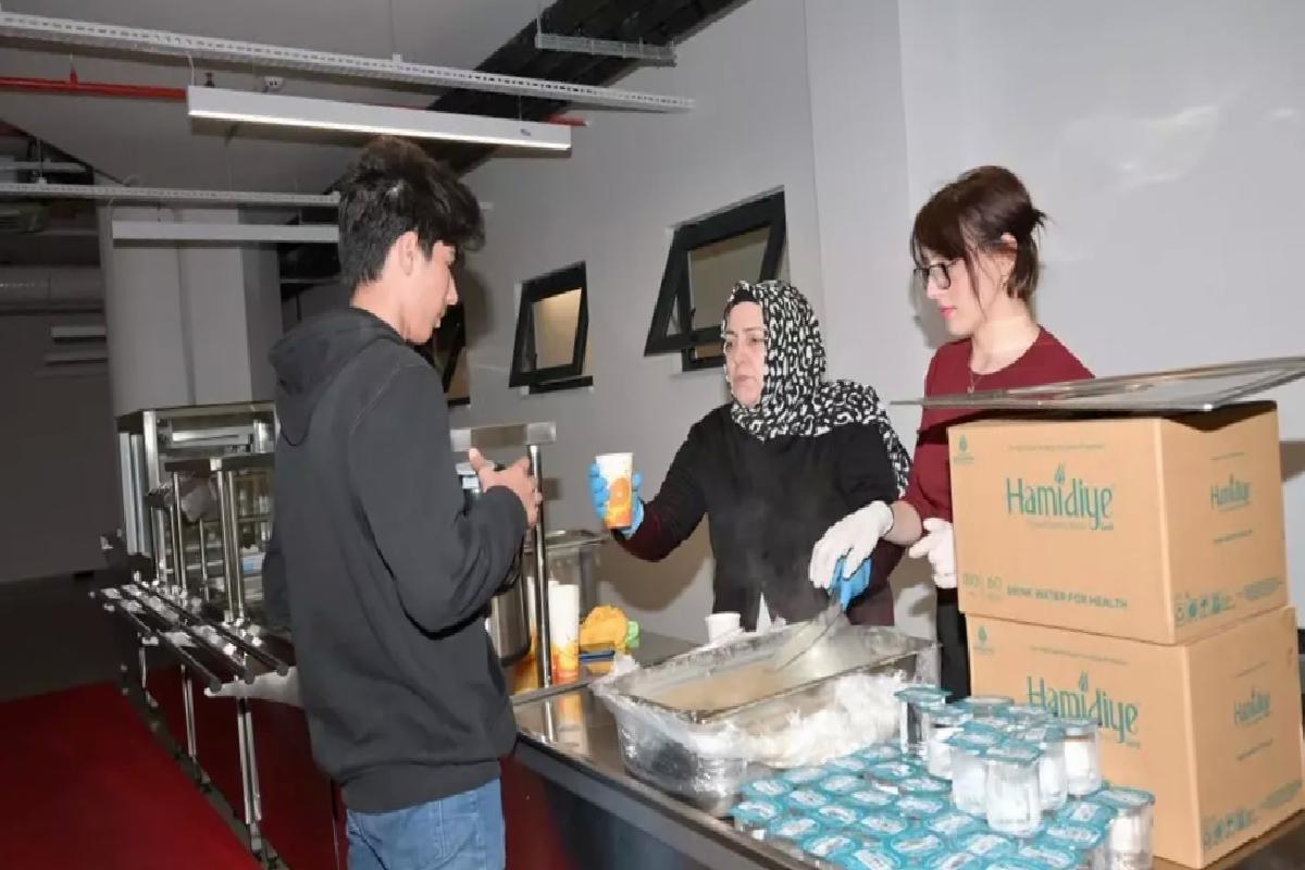 Esenyurt Belediyesi Depremzedelere Yardım Eli Uzattı