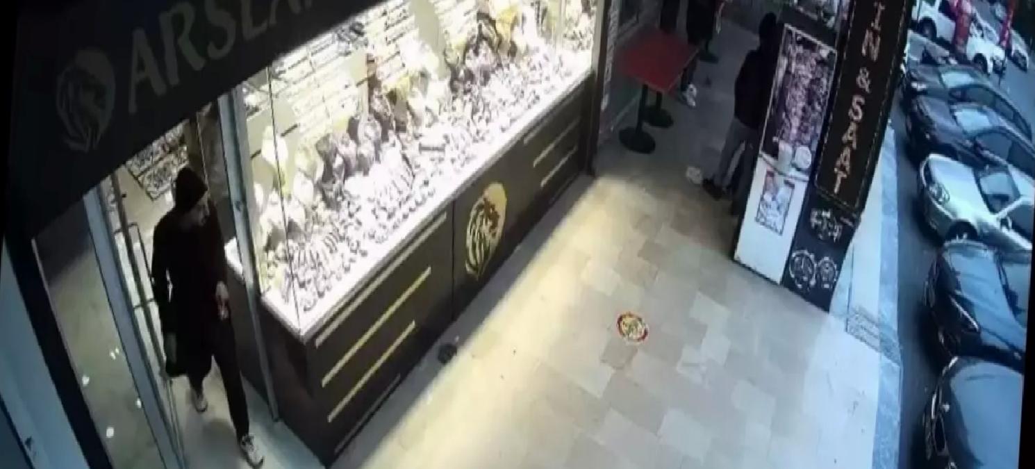 Esenyurt’ta Kuyumcudan 560 Bin TL’lik Hırsızlık