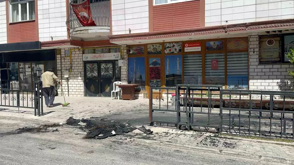 Eskişehir’de Otomobil Kundaklandı