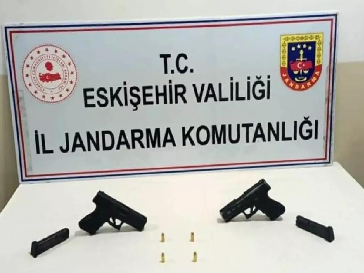 Eskişehir’de Ruhsatsız Tabanca Satışı Operasyonu