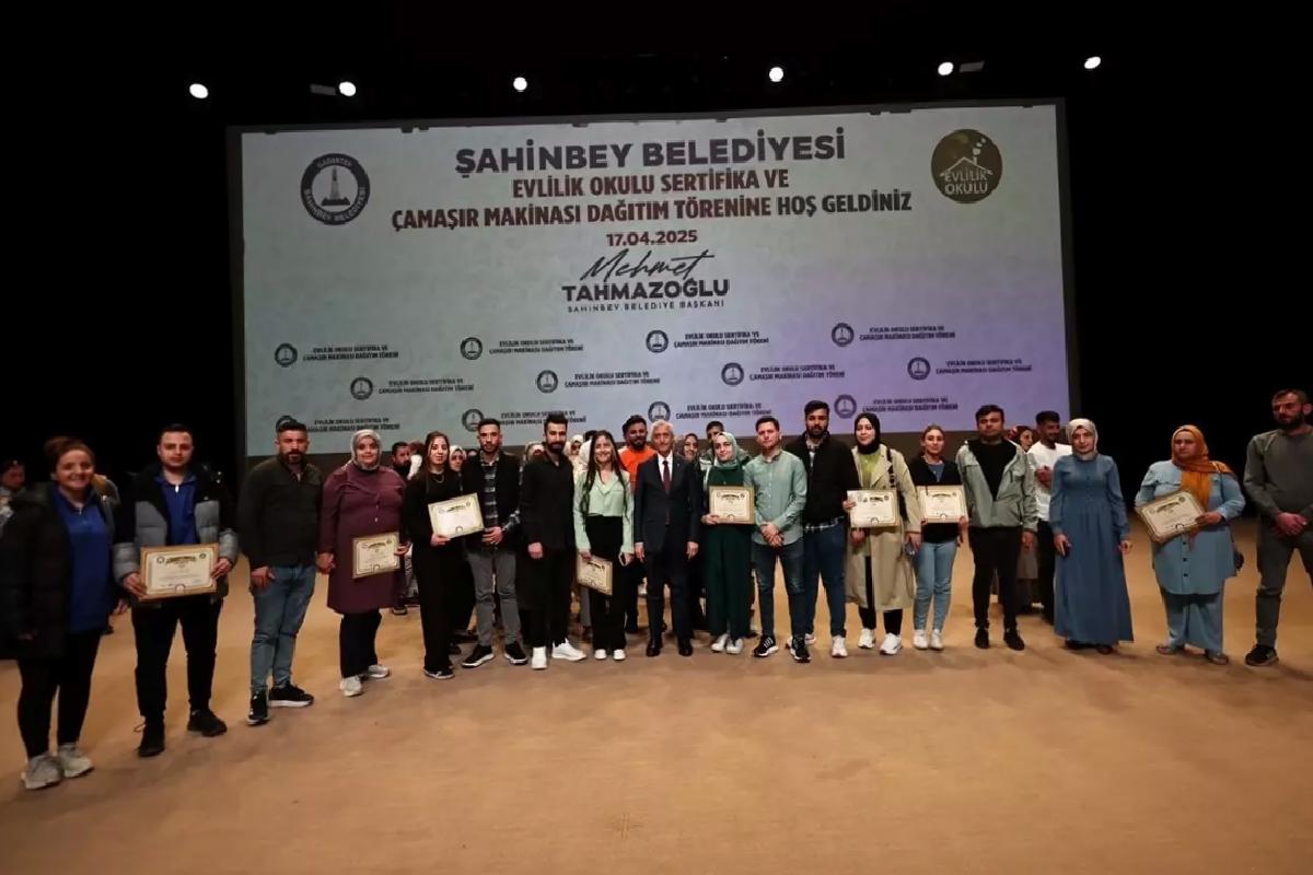 Evlilik Okulu’na 672 Çift Sertifika Aldı