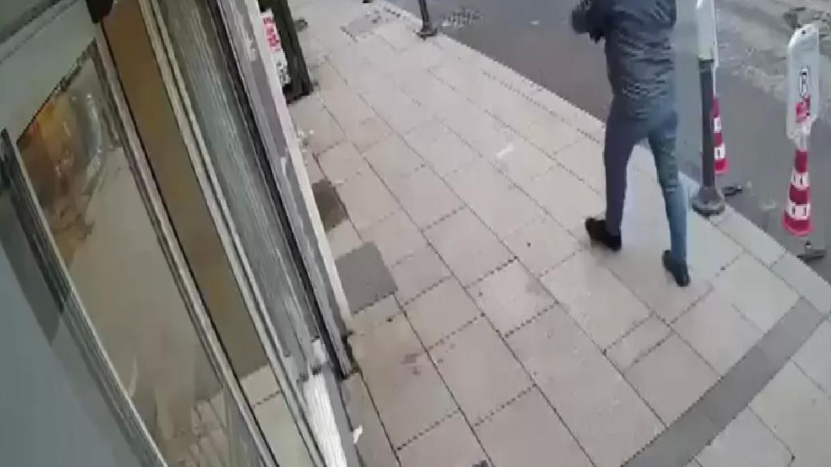 Fatih’te 85 Yaşındaki Kadını Dolandıran İki Şüpheli Yakalandı