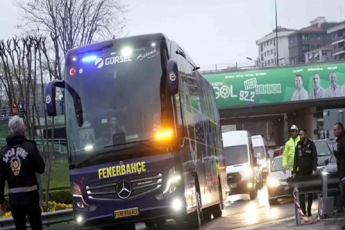 Fenerbahçe-Galatasaray Derbisi İçin Stadyumda