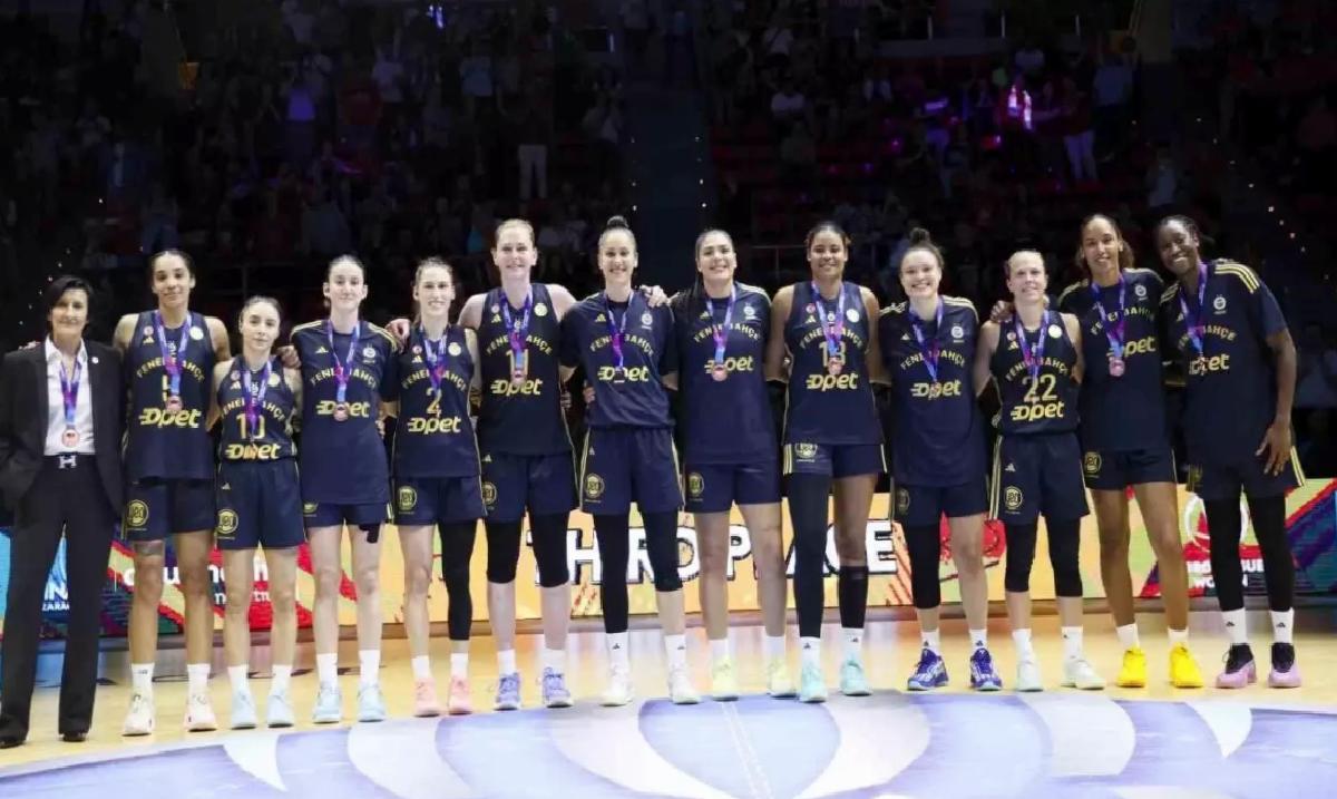 Fenerbahçe Kadın Basketbol Takımı Avrupa Üçüncüsü