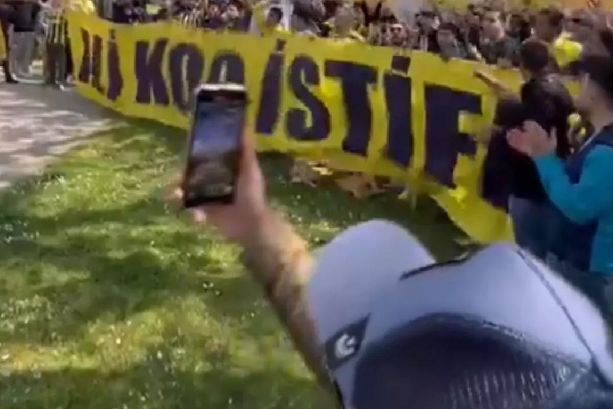 Fenerbahçe taraftarından Ali Koç’a istifa çağrısı
