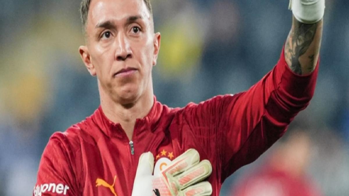 Fernando Muslera, ilk kez derbide yedek