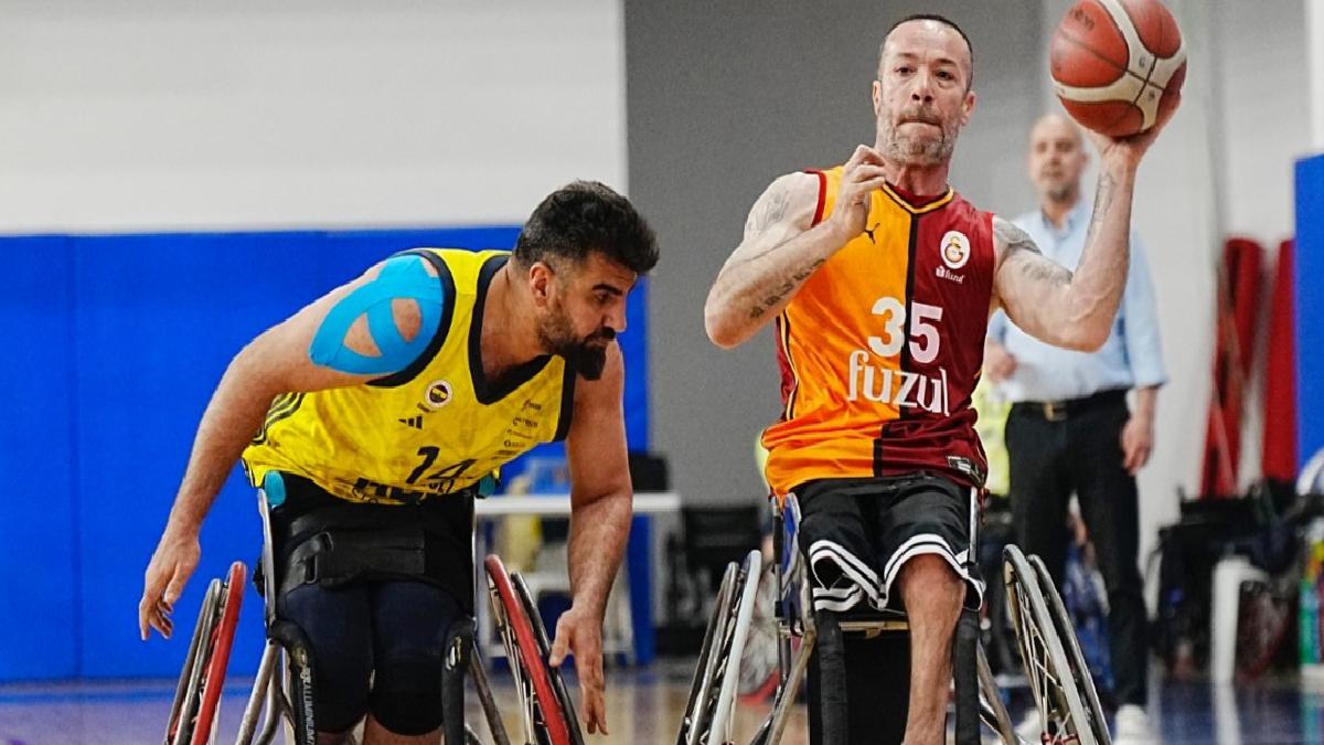Galatasaray, derbide Fenerbahçe’yi yendi! Final serisinde öne geçti