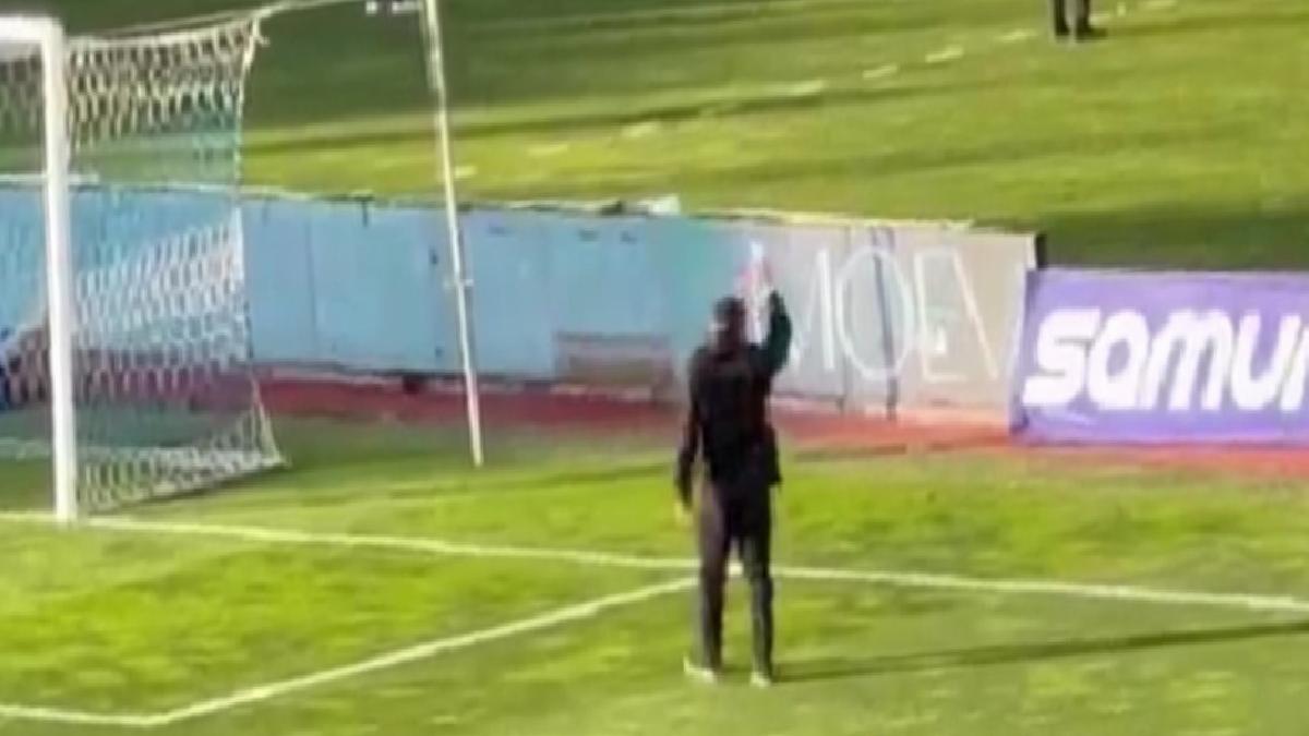 Galatasaray taraftarı, Arda Turan’ı tribüne çağırdı