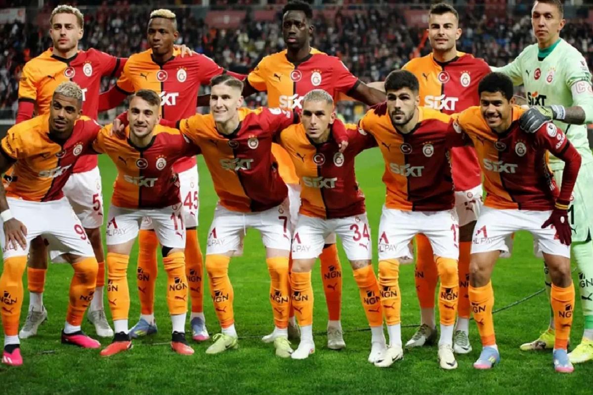 Galatasaray’a takımın yıldızından kötü haber