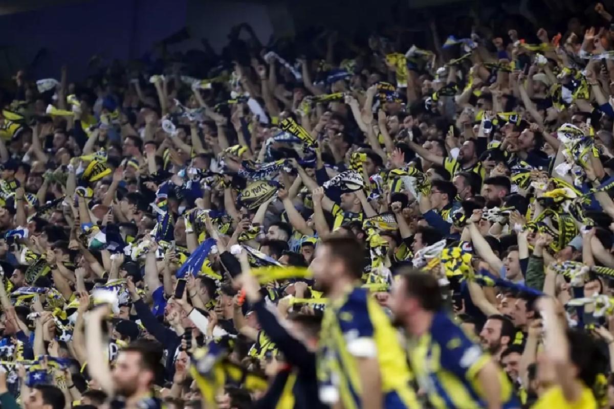 Galatasaray’ın istediği kaleciyi Fenerbahçe kaptı