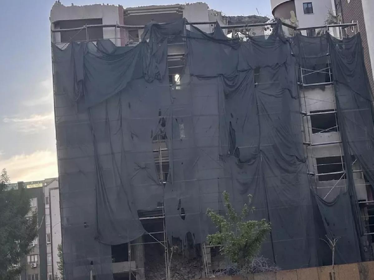 Gaziantep’te ağır hasarlı bina yıkımında çökme meydana geldi