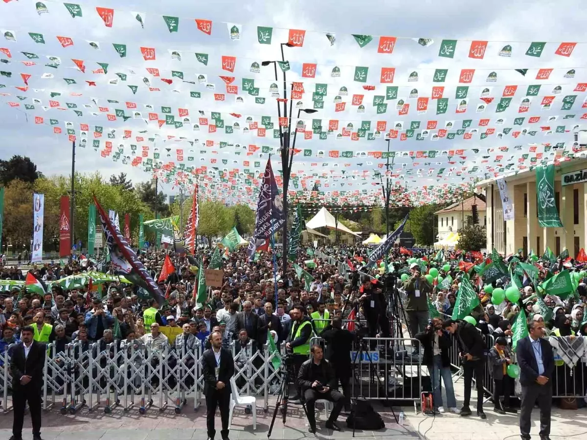 Gaziantep’te binlerce kişi Mevlid-i Nebi etkinliğinde buluştu