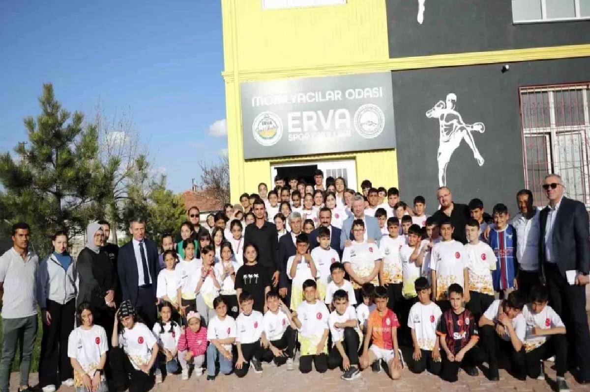 Genç Sporculara Ödül ve Destek