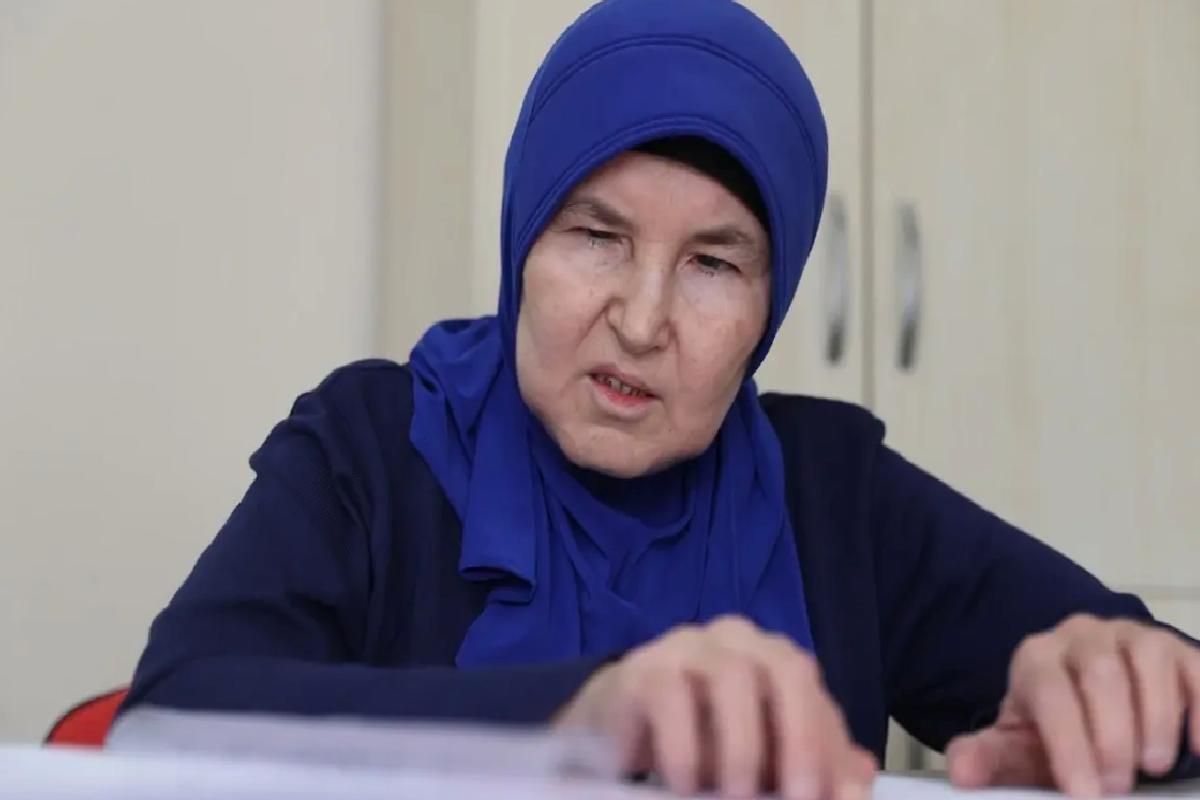 Görme Engelli Kadın Kur’an Öğrenmeye Devam Ediyor