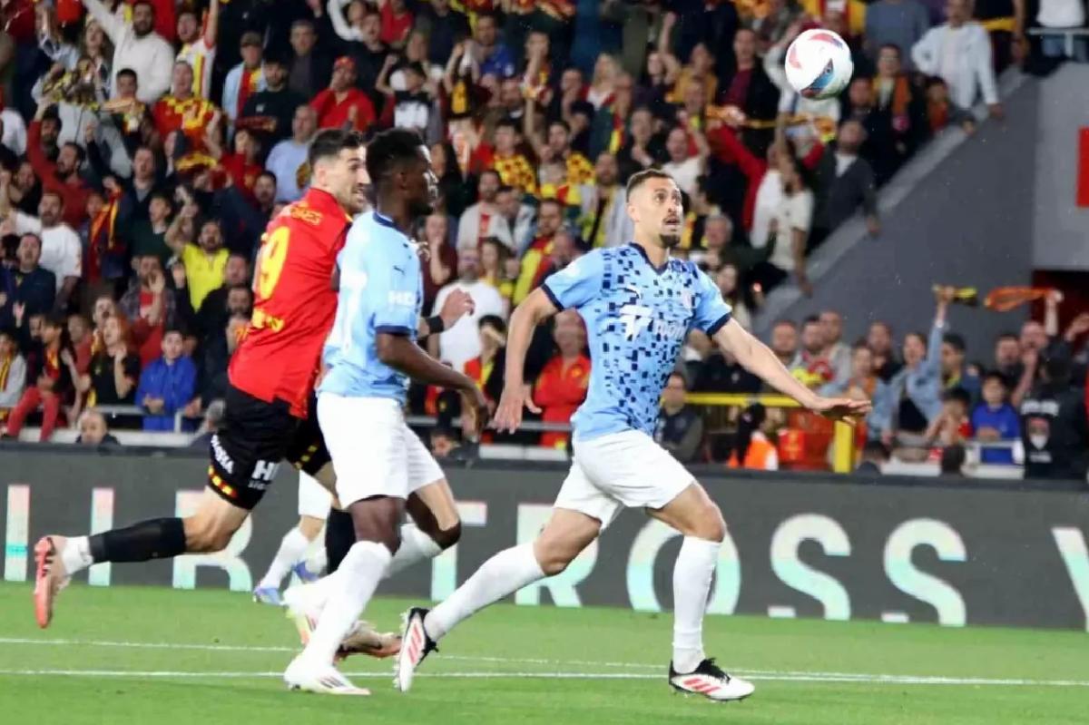 Göztepe 2-0 Başakşehir: İlk Yarının Özeti