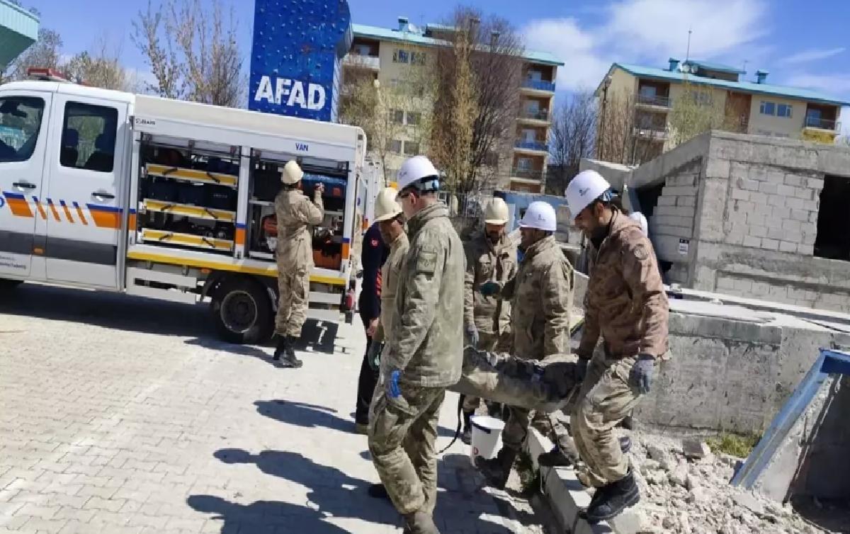 Gürpınar’da Güvenlik Korucularına Eğitim